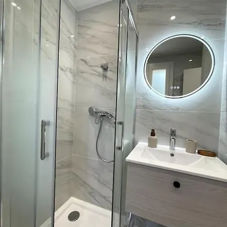 Climatise Avec Parking, Au Coeur De Pietranera, A 500m, Bastia A 2km Apartment *